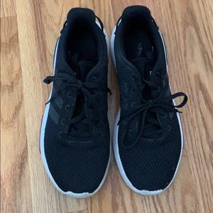 Women’s Adidas Cloudfoam Sneakers size 7.5